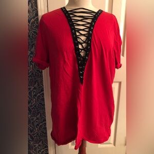 Trend Shop size large red top Vneck criss cross in black short sleeve